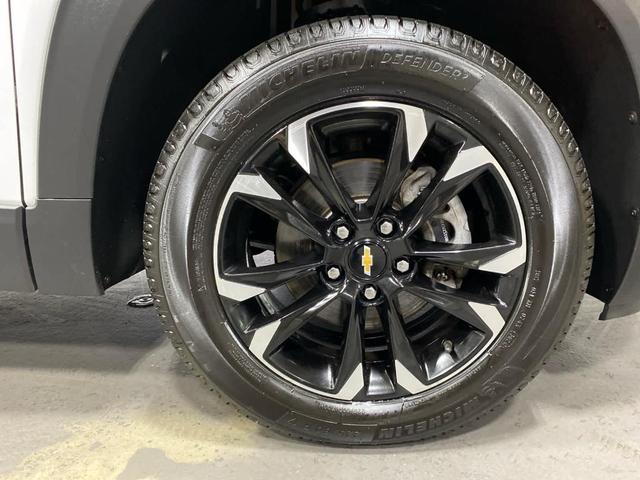 Photo of 2021 Summit White Chevrolet Trailblazer