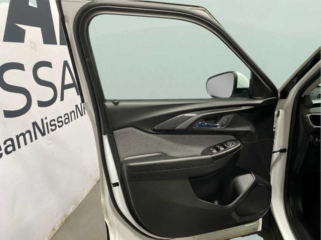 Photo of 2021 Summit White Chevrolet Trailblazer