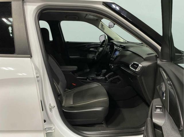Photo of 2021 Summit White Chevrolet Trailblazer