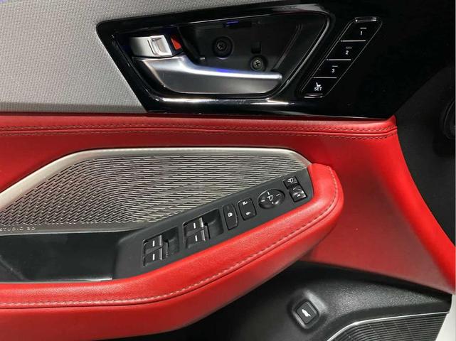 Photo of 2022 Platinum White Pearl Acura MDX