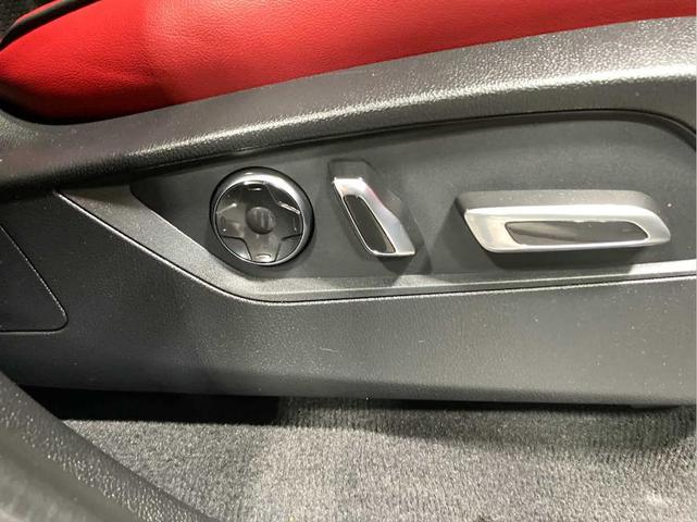 Photo of 2022 Platinum White Pearl Acura MDX
