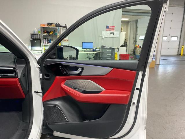 Photo of 2022 Platinum White Pearl Acura MDX