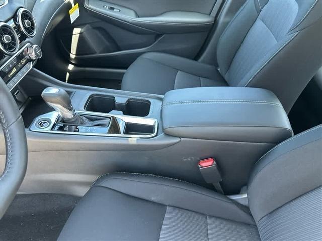 Photo of 2025 Cloud White Nissan Sentra