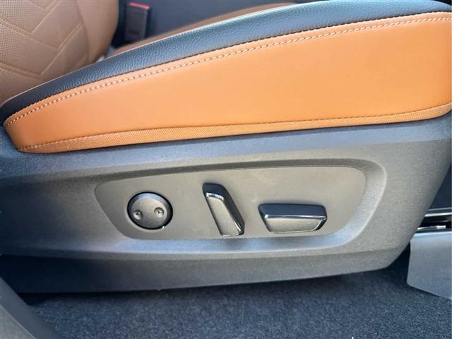 Photo of 2025 Boulder Gray Metallic Nissan Pathfinder