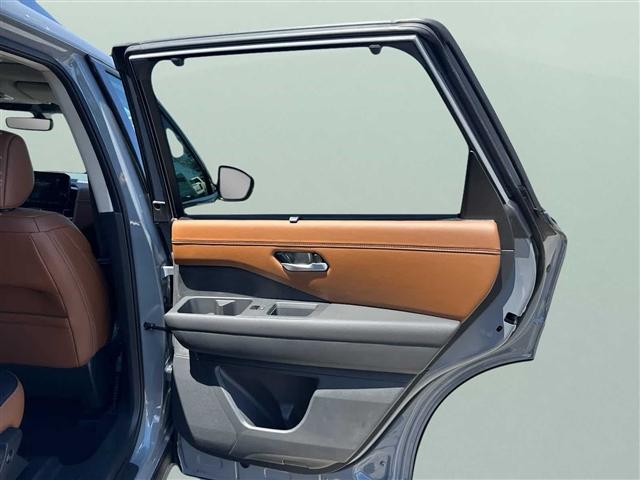 Photo of 2025 Boulder Gray Metallic Nissan Pathfinder