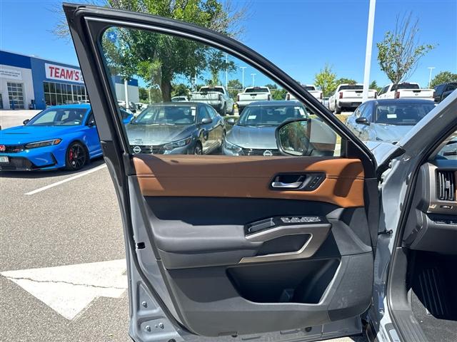 Photo of 2025 Boulder Gray Metallic Nissan Pathfinder