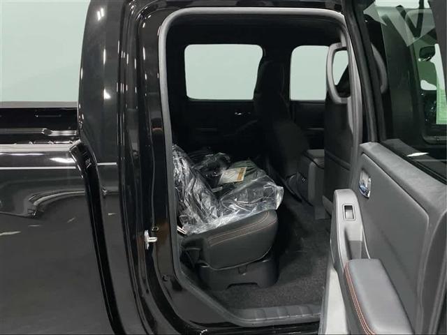 Photo of 2025 Black Nissan Frontier