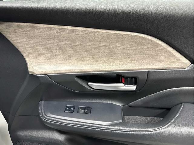 Photo of 2024 Wind Chill Pearl Toyota Grand Highlander