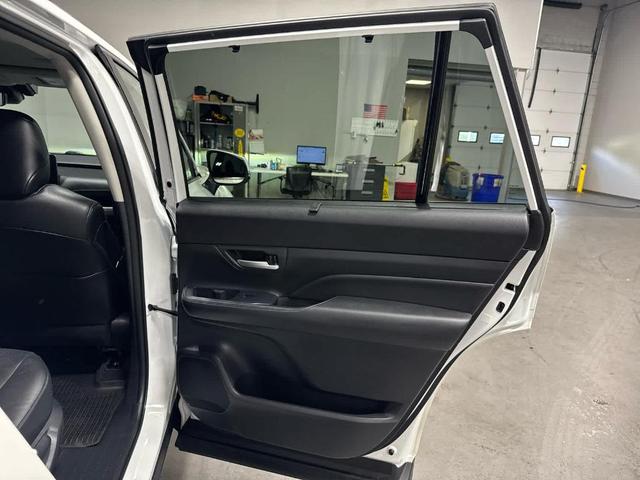 Photo of 2024 Wind Chill Pearl Toyota Grand Highlander
