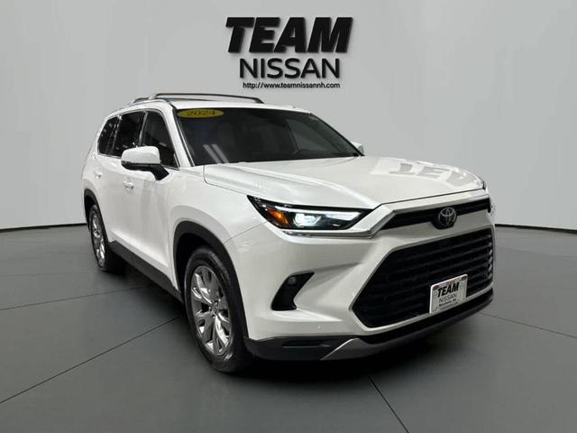 Photo of 2024 Wind Chill Pearl Toyota Grand Highlander