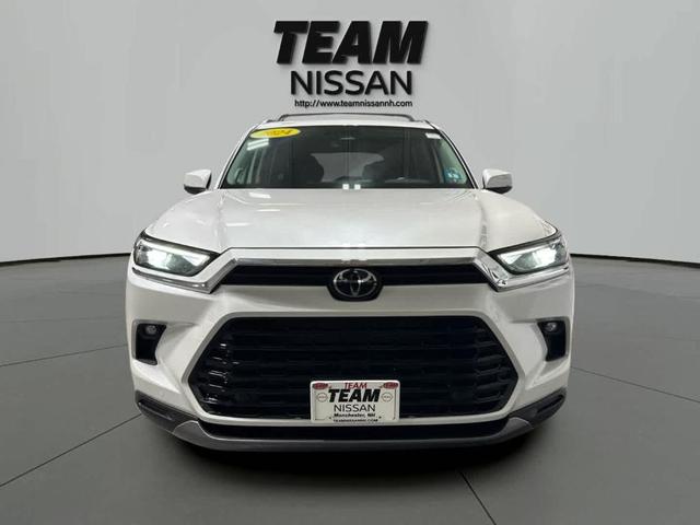 Photo of 2024 Wind Chill Pearl Toyota Grand Highlander
