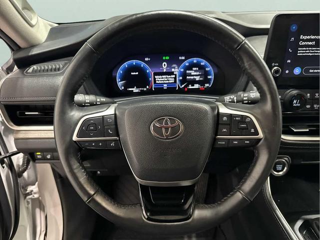 Photo of 2024 Wind Chill Pearl Toyota Grand Highlander