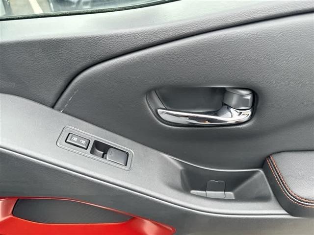 Photo of 2025 Glacier White Nissan Frontier