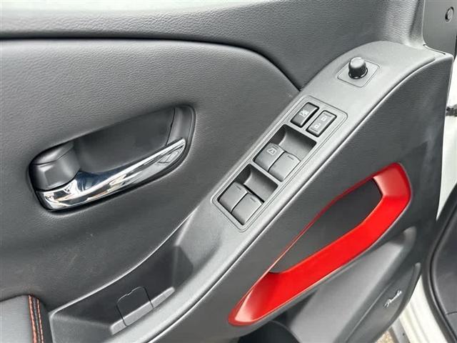 Photo of 2025 Glacier White Nissan Frontier