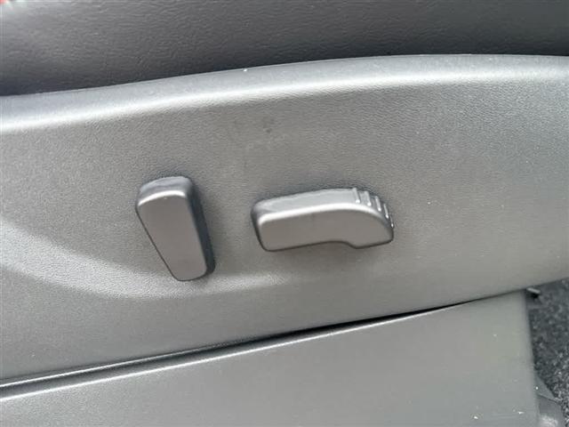 Photo of 2025 Glacier White Nissan Frontier
