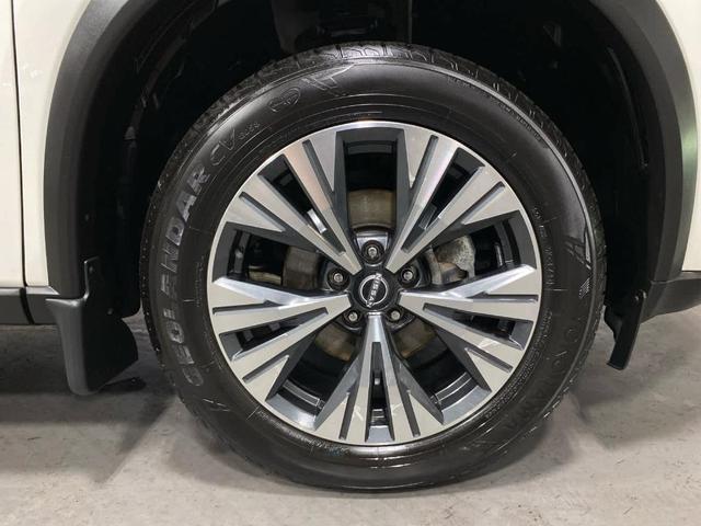 Photo of 2023 White Nissan Rogue