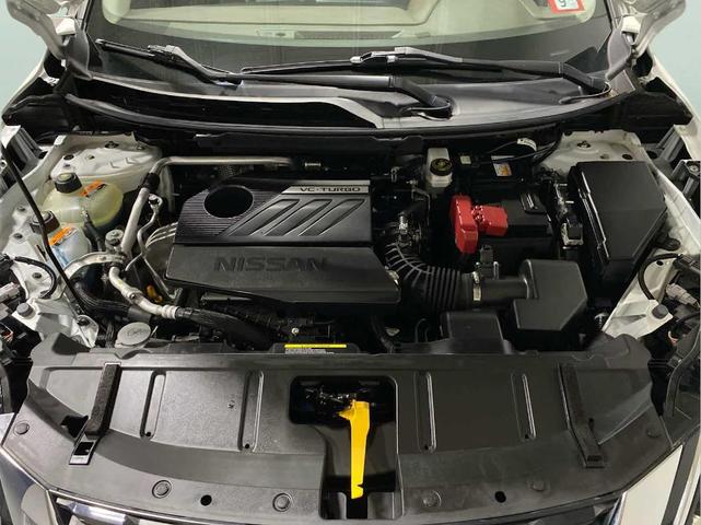 Photo of 2023 White Nissan Rogue