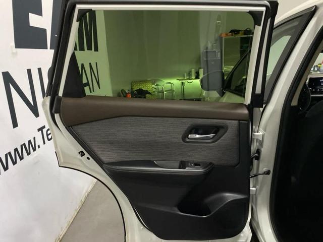 Photo of 2023 White Nissan Rogue