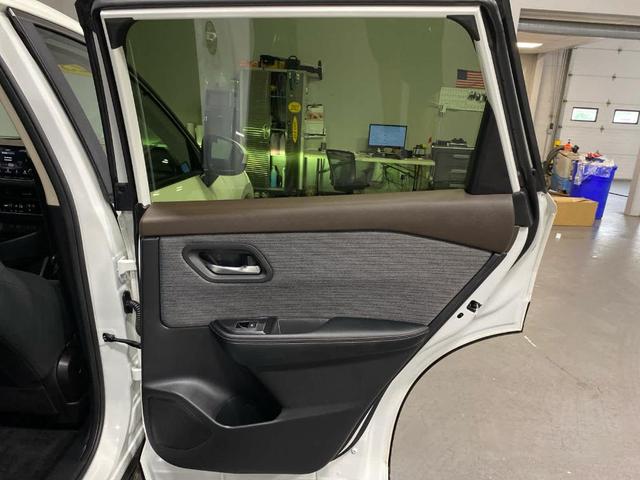 Photo of 2023 White Nissan Rogue