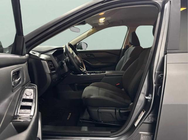 Photo of 2024 Gun Metallic Nissan Rogue