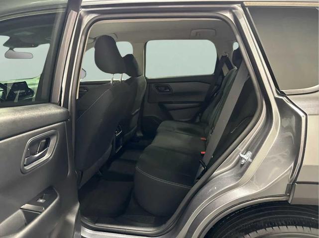 Photo of 2024 Gun Metallic Nissan Rogue