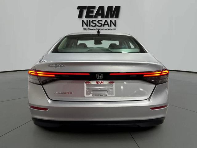 Photo of 2025 Solar Silver Metallic Honda Accord