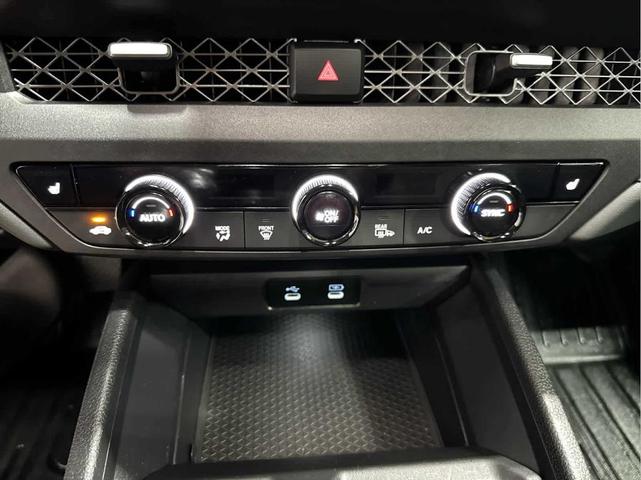 Photo of 2025 Solar Silver Metallic Honda Accord