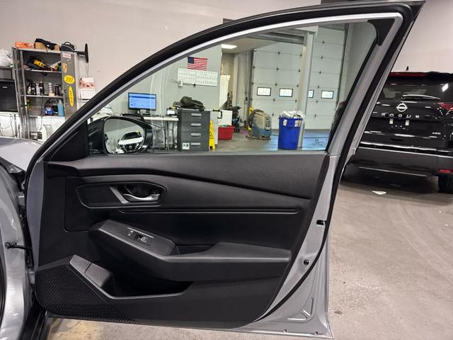 Photo of 2025 Solar Silver Metallic Honda Accord