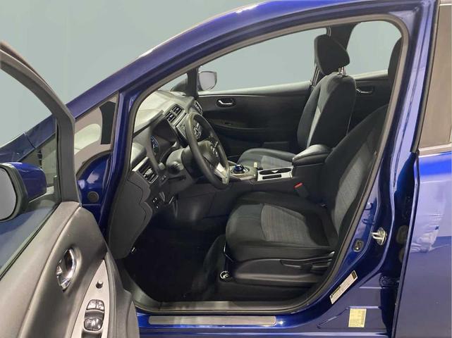 Photo of 2019 Gray Nissan Leaf