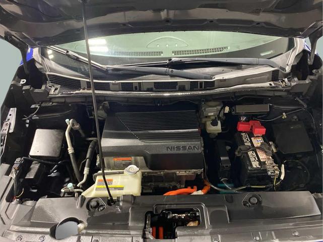 Photo of 2019 Gray Nissan Leaf