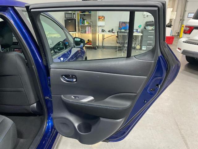 Photo of 2019 Gray Nissan Leaf