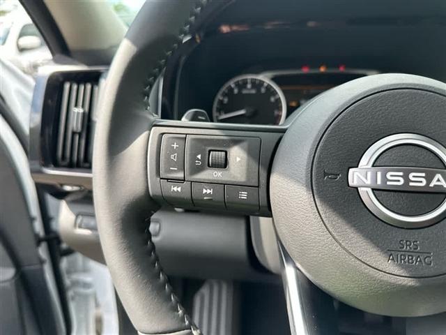 Photo of 2025 Everest White P Nissan Pathfinder