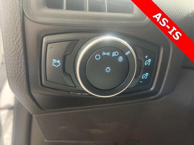 Photo of 2015 Oxford White Ford Focus