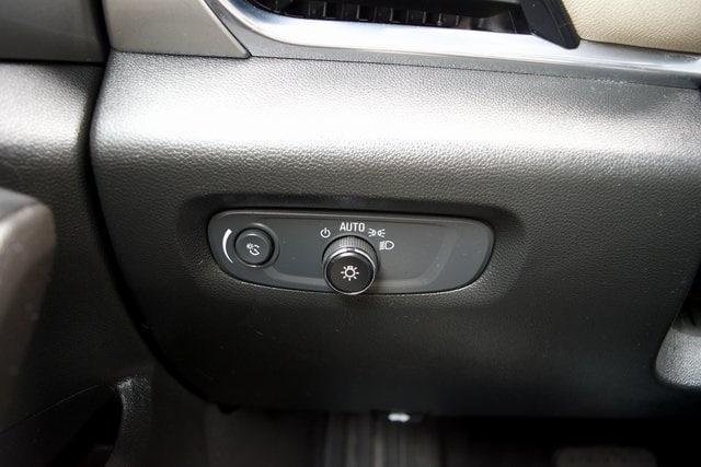 Photo of 2023 Black Chevrolet Traverse