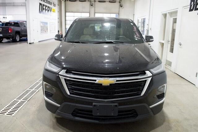 Photo of 2023 Black Chevrolet Traverse