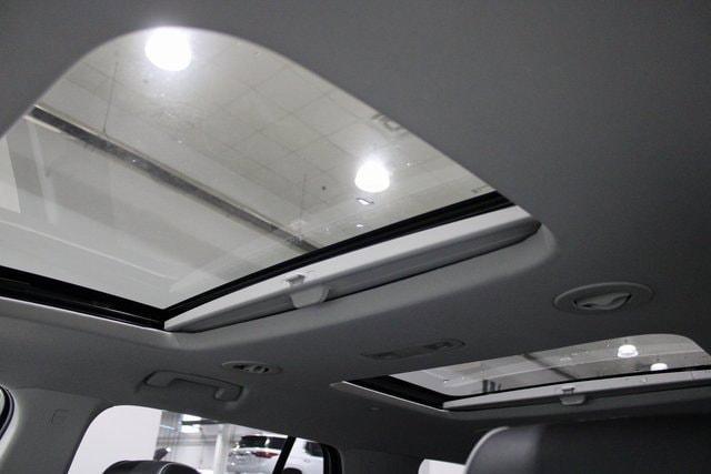 Photo of 2020 Summit White Chevrolet Traverse