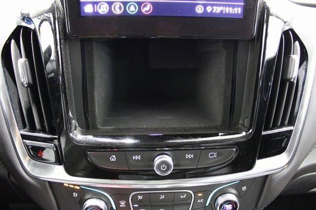 Photo of 2020 Summit White Chevrolet Traverse