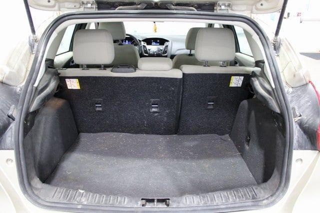 Photo of 2018 White Gold Metallic Ford Focus