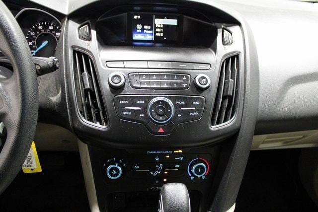 Photo of 2018 White Gold Metallic Ford Focus