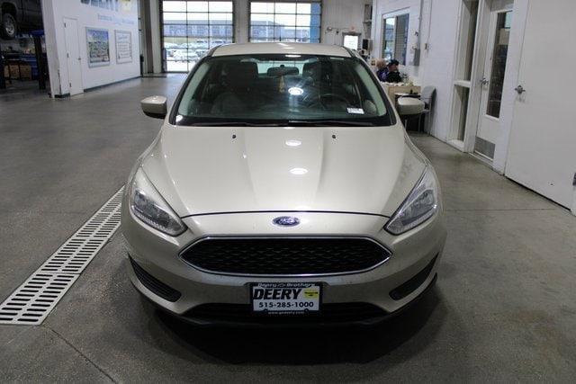 Photo of 2018 White Gold Metallic Ford Focus