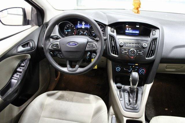 Photo of 2018 White Gold Metallic Ford Focus
