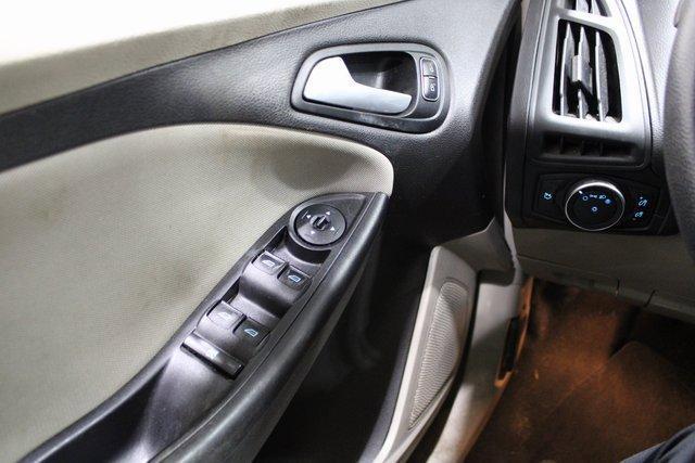 Photo of 2018 White Gold Metallic Ford Focus