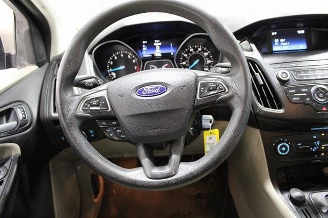Photo of 2018 White Gold Metallic Ford Focus