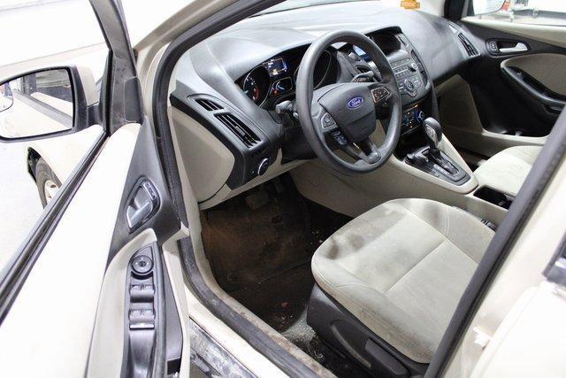 Photo of 2018 White Gold Metallic Ford Focus