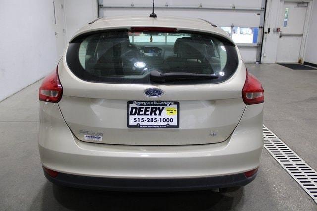 Photo of 2018 White Gold Metallic Ford Focus