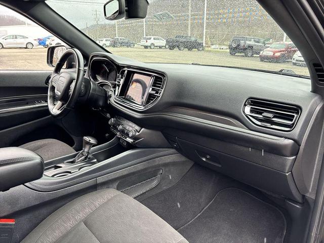 Photo of 2024 DB Black Crystal Clearcoat Dodge Durango