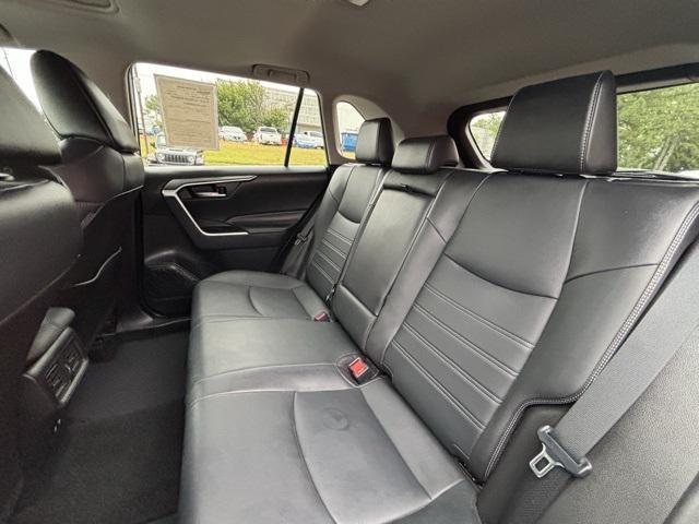 Photo of 2021 Silver Sky Metallic Toyota RAV4 Hybrid