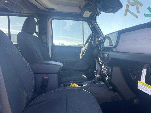 Photo of 2024 Silver Zynith Clearcoat Jeep Wrangler