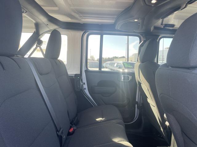 Photo of 2024 Silver Zynith Clearcoat Jeep Wrangler