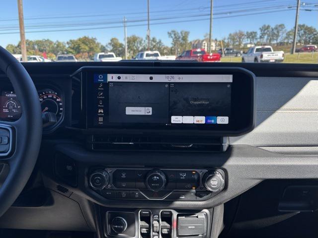 Photo of 2025 Granite Crystal Metallic Clearcoat Jeep Gladiator
